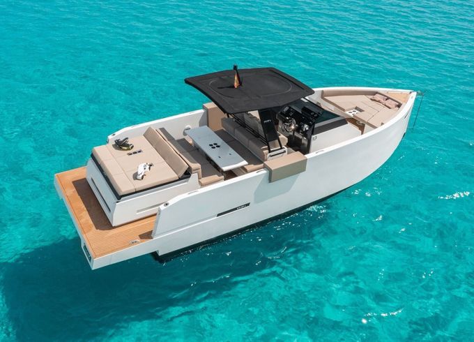 Motorboat DE ANTONIO YACHT D34 600hp