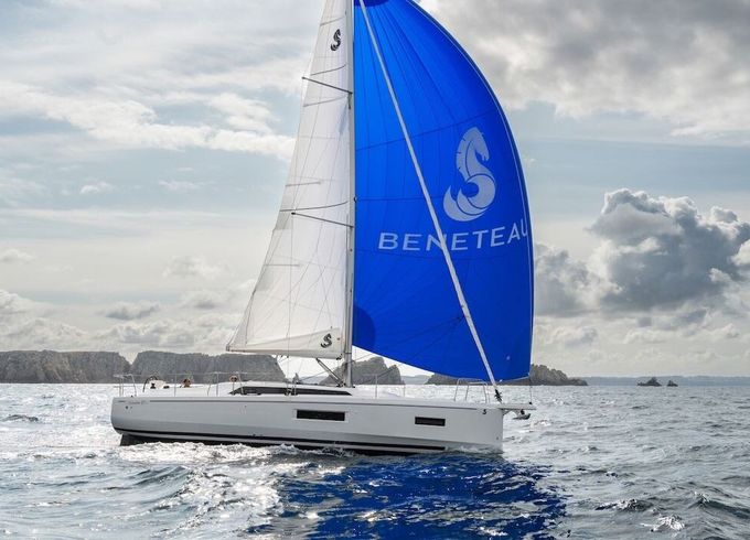 Sailboat Beneteau Oceanis 37.1 11m