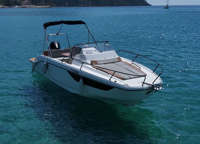 Motorboat Beneteau FLYER 8 SUNDECK 250hp