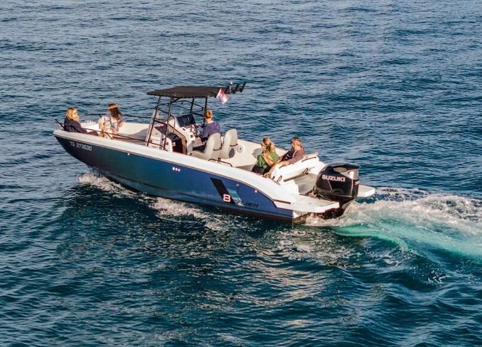 Motorboat Beneteau Flyer 8 SPACEdeck 350hp