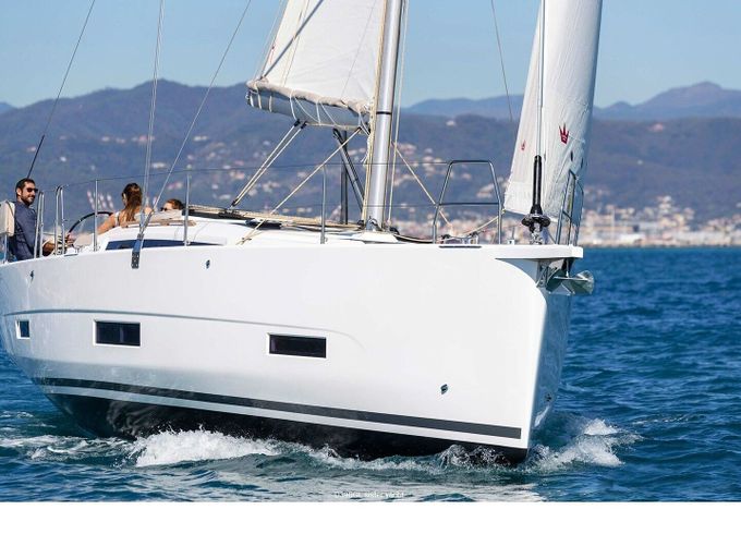 Sailboat Dufour 390 11m
