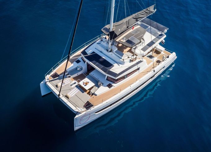 Catamaran Bali 5.4 10 berths 16m