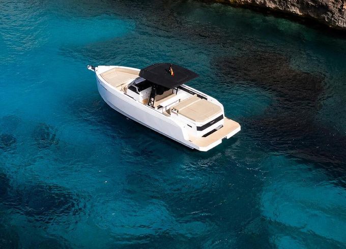 Motorboat De Antonio Yachts D29 300hp