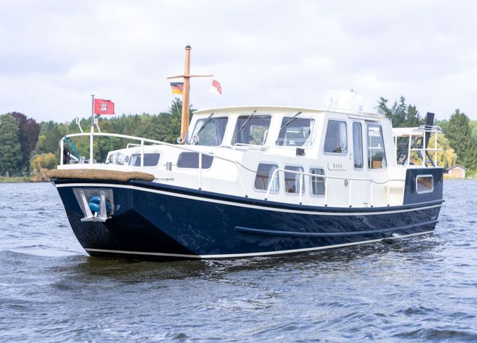 Motorboat Doerak LX1000 Salon 65hp