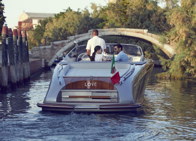 Motorboat Riva Aquariva 33 370hp