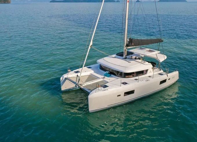 Catamaran LAGOON 42 4 Cabinas 12.8m
