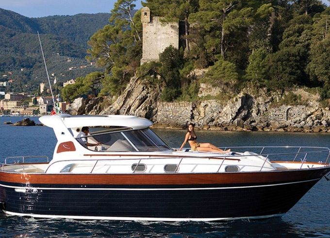 Motorboat Apreamare 38 Comfort 870hp