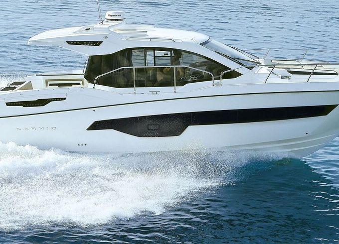 Motorboat Karnic S37X 600hp