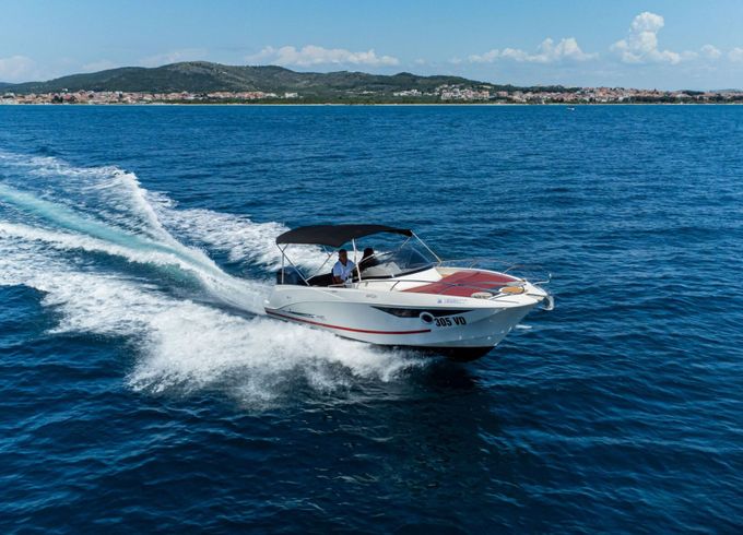 Motorboat Galeon Galia 700 Sundeck 250hp