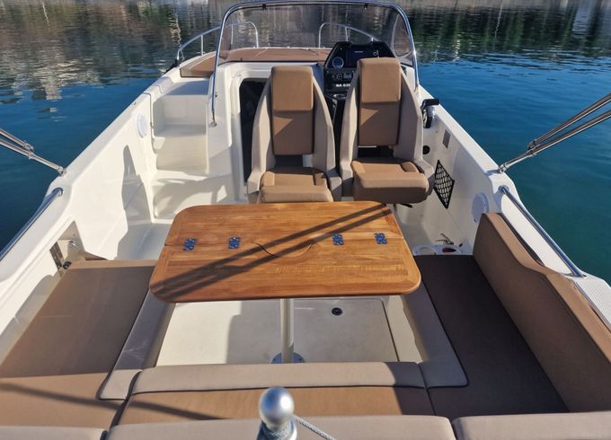 Motorboat Quicksilver Activ 755 Sundeck 225hp