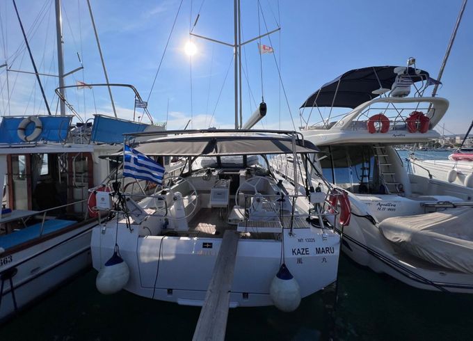 Sailboat Bavaria C42 12m