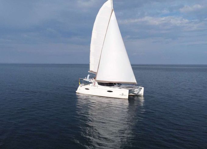 Catamaran Fountaine Pajot Helia 44 13.4m