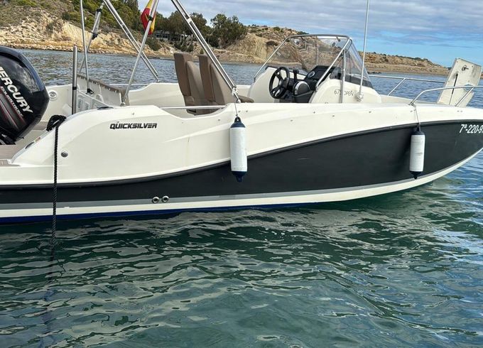 Motorboat Quicksilver Activ 675 Open 150hp