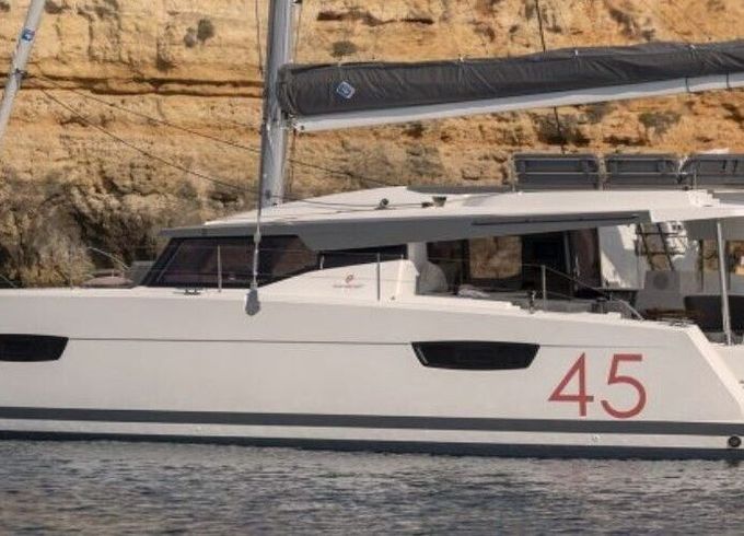 Catamaran Fountaine Pajot 45 13.45m