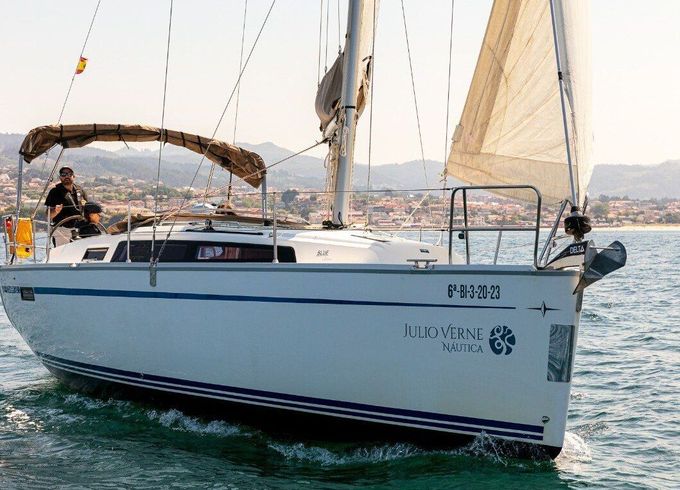 Sailboat Bavaria 34 Cruiser 9.99m