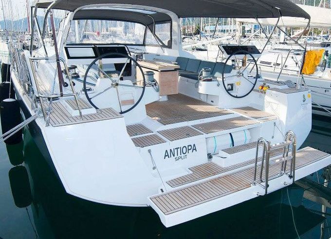 Sailboat BENETEAU OCEANIS 55 16.78m