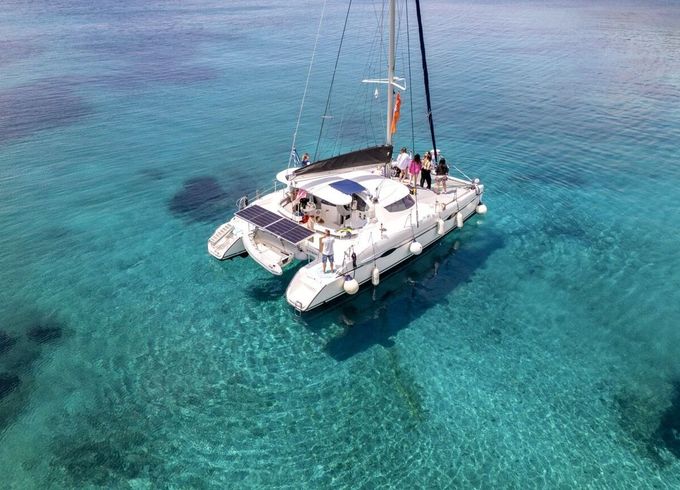 Catamaran Fountaine Pajot Lavezzi 40 12m
