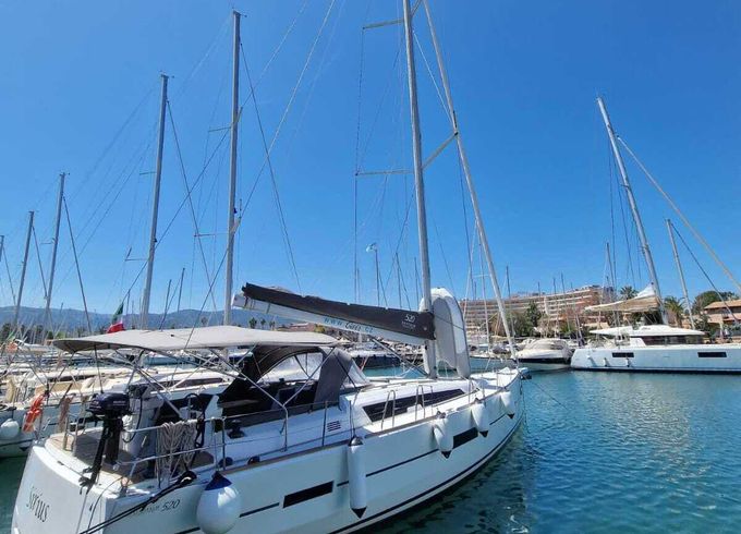 Sailboat DUFOUR 520 GL 15.2m