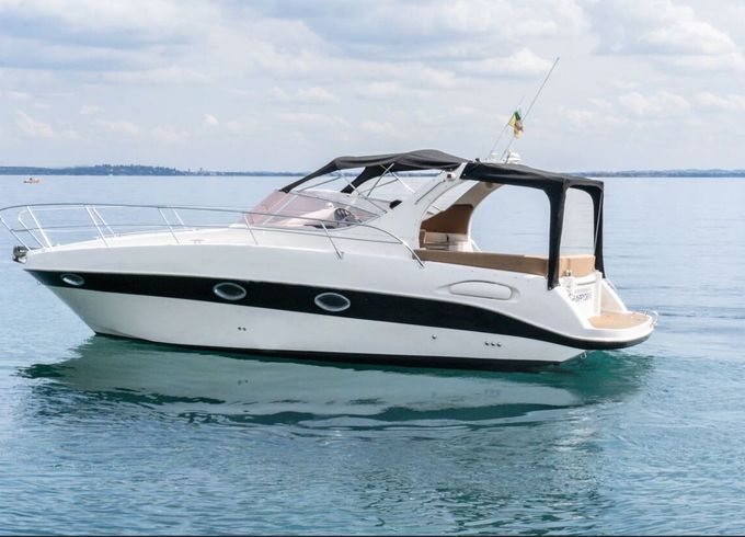 Motorboat Saver 330 Sport