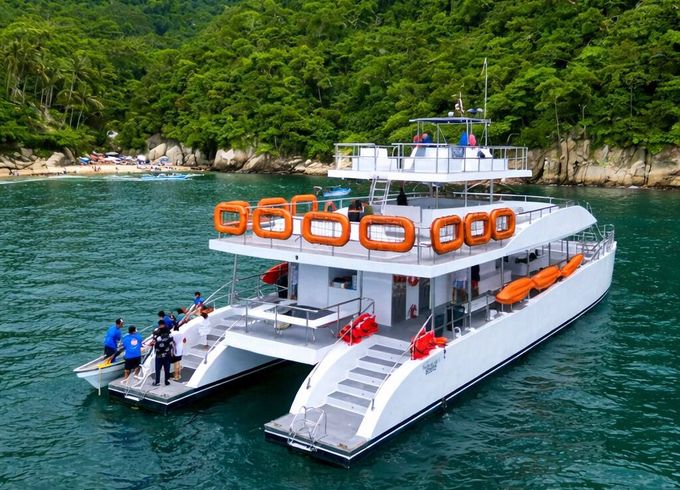 Catamaran Adventure 2024 100m