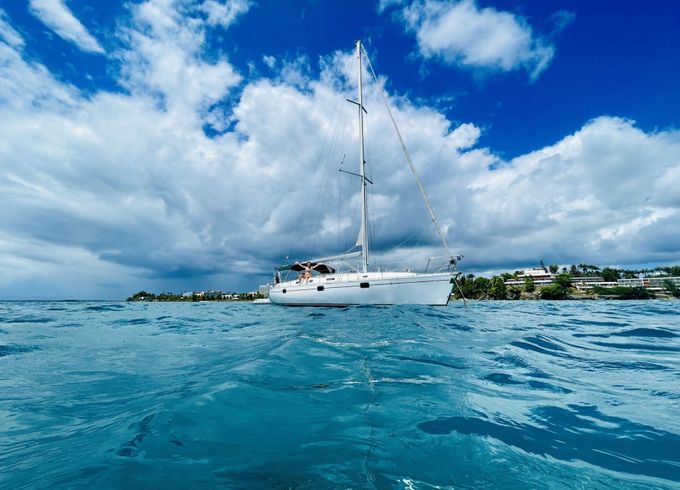 Sailboat Beneteau Oceanis 400 12m