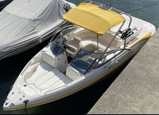 Motorboat Rinker 226 Captiva BR 300hp