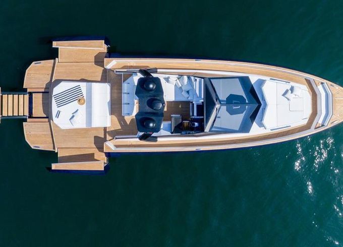 Motor yacht EVO YACHT R6 1450hp