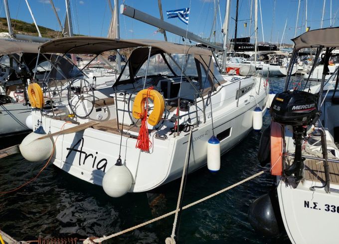 Sailboat Beneteau Oceanis 40.1 12m