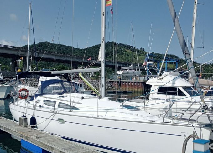 Sailboat Jeanneau Sun Odyssey 35 10.5m