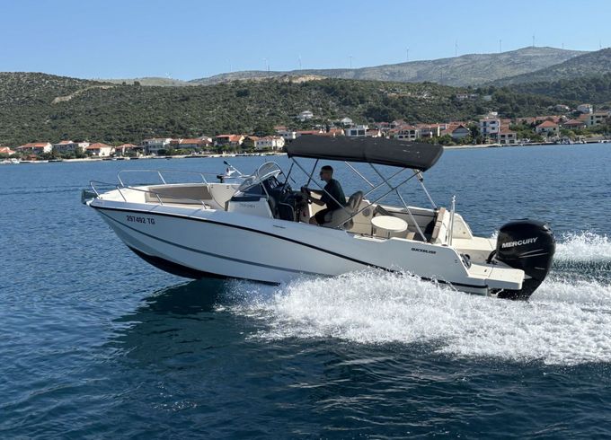 Motorboat Quicksilver Activ 755 Open 250hp