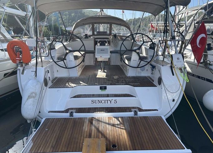 Sailboat Bavaria 46 Cruiser 14m