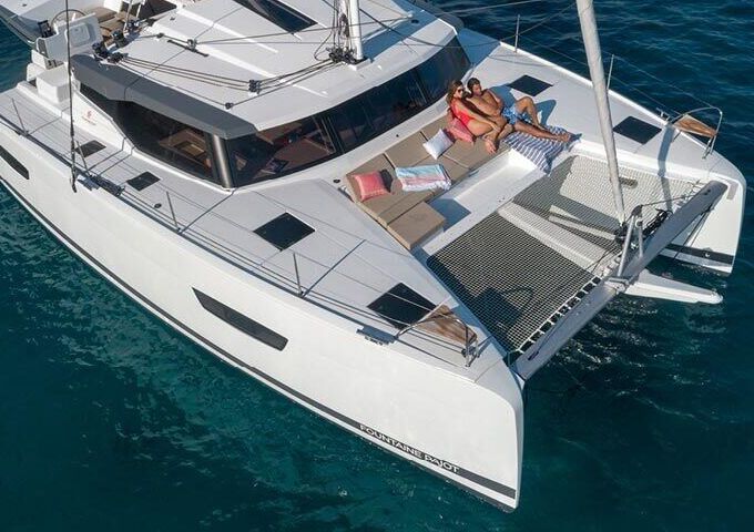 Catamaran Fountaine Pajot Fountaine Pajot Astrea 42 - 4 + 1 cab. 12m