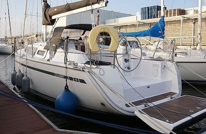 Sailboat BAVARIA CRUISER 33 9.99m