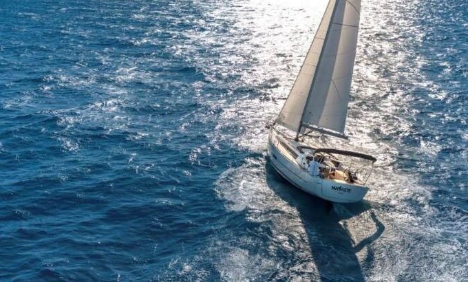 Sailboat DUFOUR 360 - LIBENTER 9m