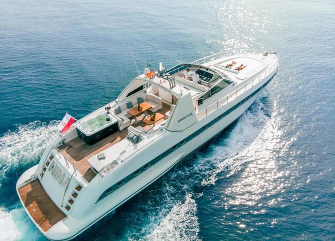 Motor yacht Mangusta 80 1900hp