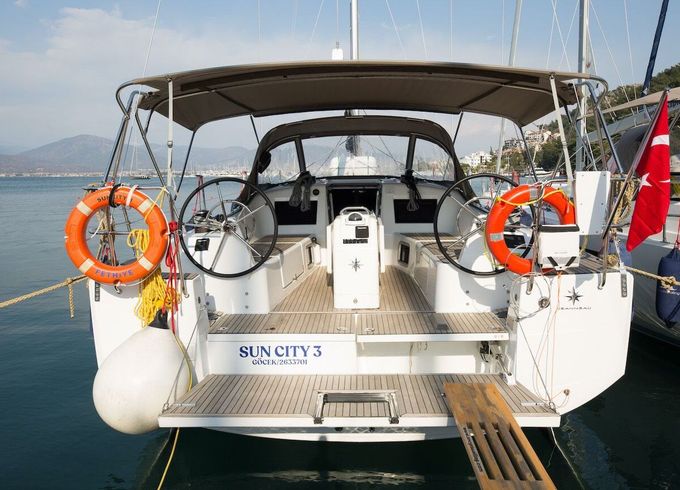 Sailboat Sun Odyssey 410 12m