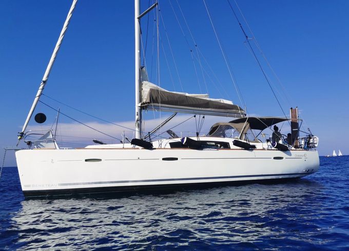 Sailboat Beneteau Oceanis 40 12m