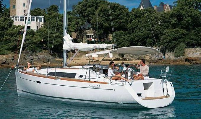 Sailboat Beneteau Oceanis 37 refit 2022 11.58m