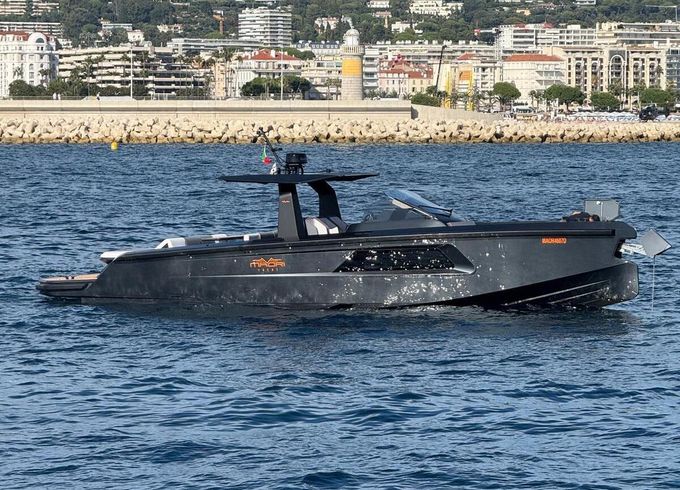 Motorboat Maori yacht 50 1450hp
