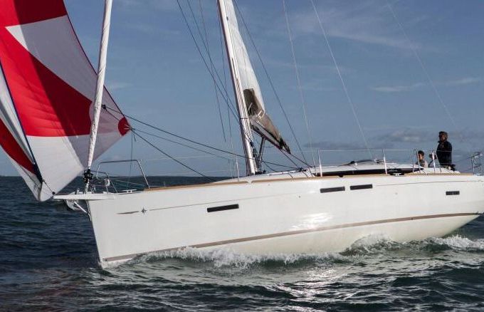 Sailboat Sun Odyssey 419 12m