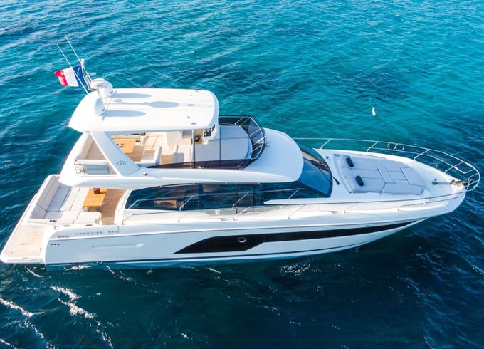 Motor yacht Prestige 590 1200hp