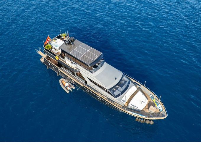 Motor yacht 2010 Falcon86s 800hp