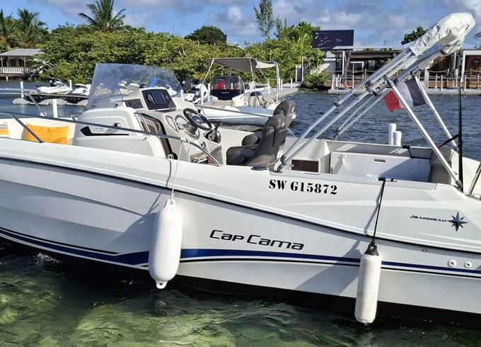 Motorboat Jeanneau Cap Camarat 7.5 CC (24') 200hp