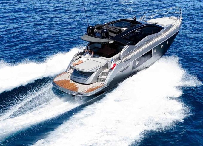 Motorboat Cranchi 44 960hp
