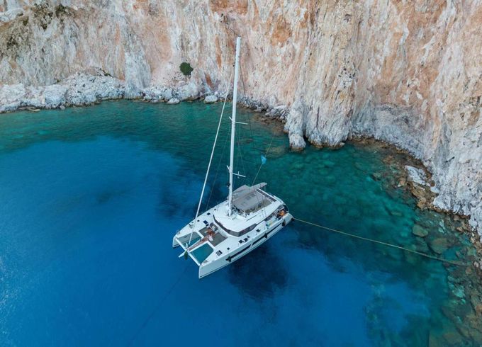 Catamaran Fountaine Pajot Alegria 67 19.49m