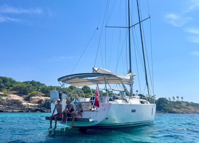 Sailboat Hanse 445 13.4m