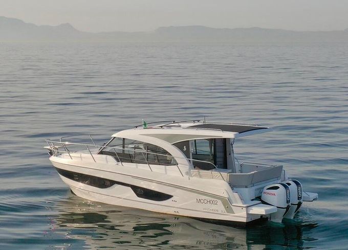 Motorboat Beneteau Antares 11 500hp