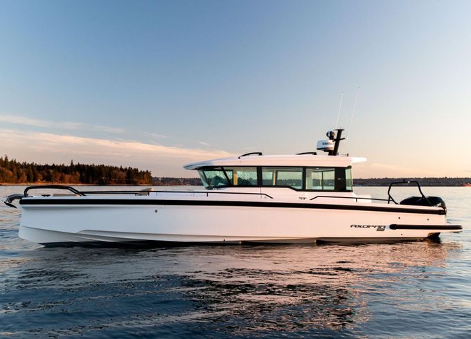 Motorboat Axopar 37 700hp