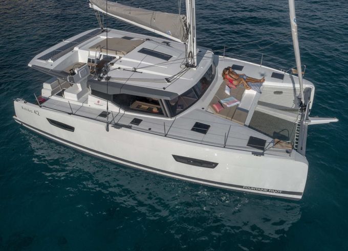 Catamaran ASTREA 42 (4 CAB + 2 / 4 SDB) 12m