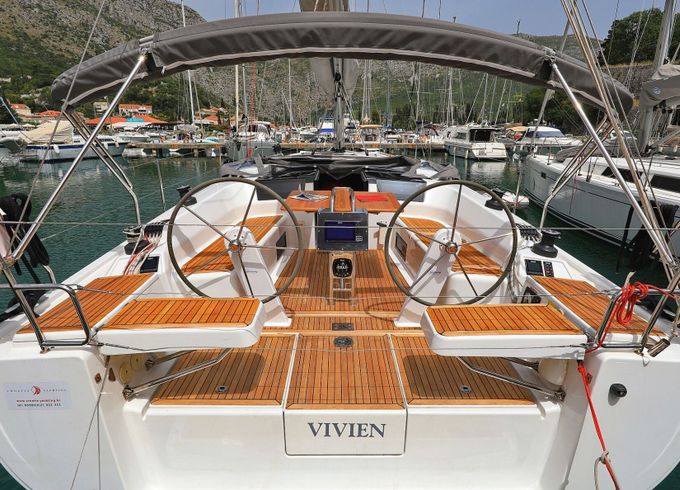 Sailboat HANSE 418 12.4m